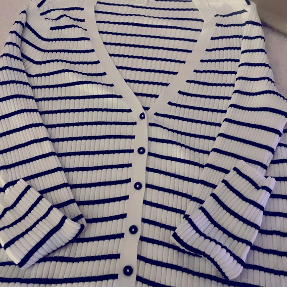 H&M Basics Black and White (XXL) Striped V-Neck Horizontal Casual Cardigan - Picture 6 of 10